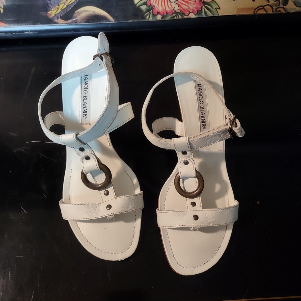 Authentic Manolo Blahnik white ankle strap heels Sex in the city